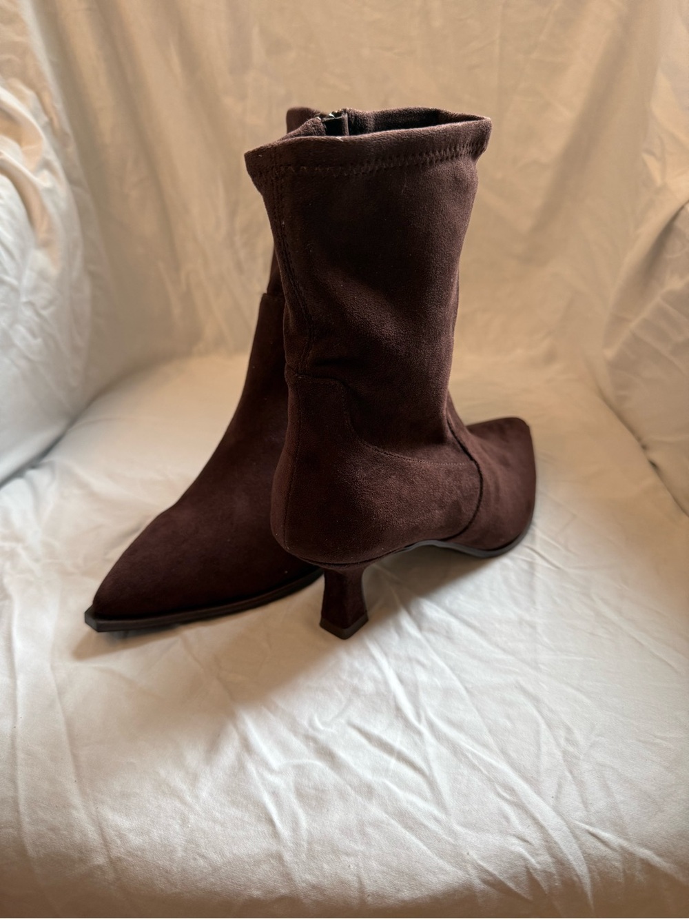 Dolce Vita Lalana Brown Suede Pointed Toe Mid-Heel Ankle Boots. Size 6.5.